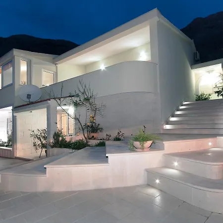 Holiday Biston Holiday home Baska Voda
